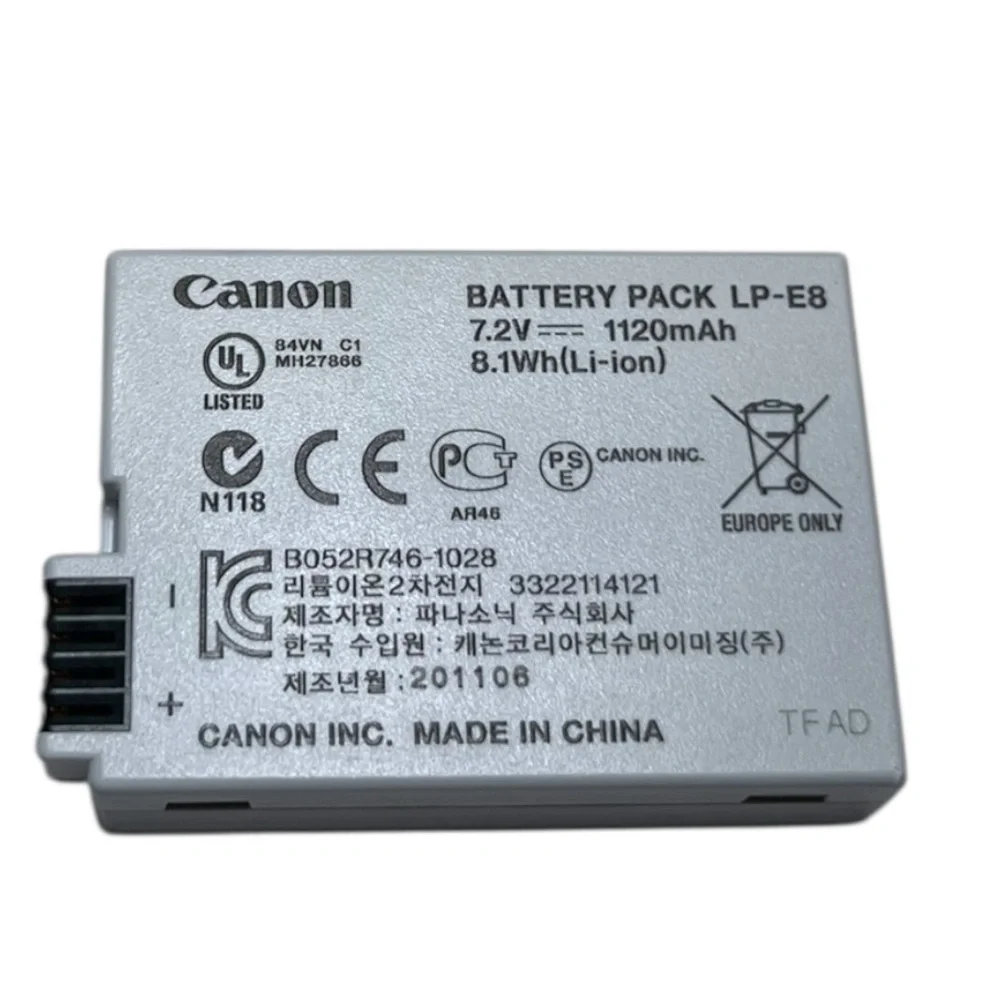 EUC Canon DS126271 EOS REBEL T2i Camera W/18-55mm Image Stabilizer Lens